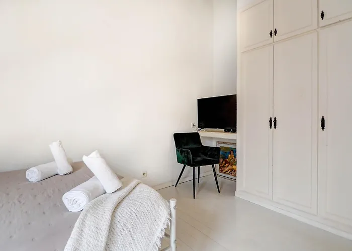 Vila Masia Torres By Hello Homes